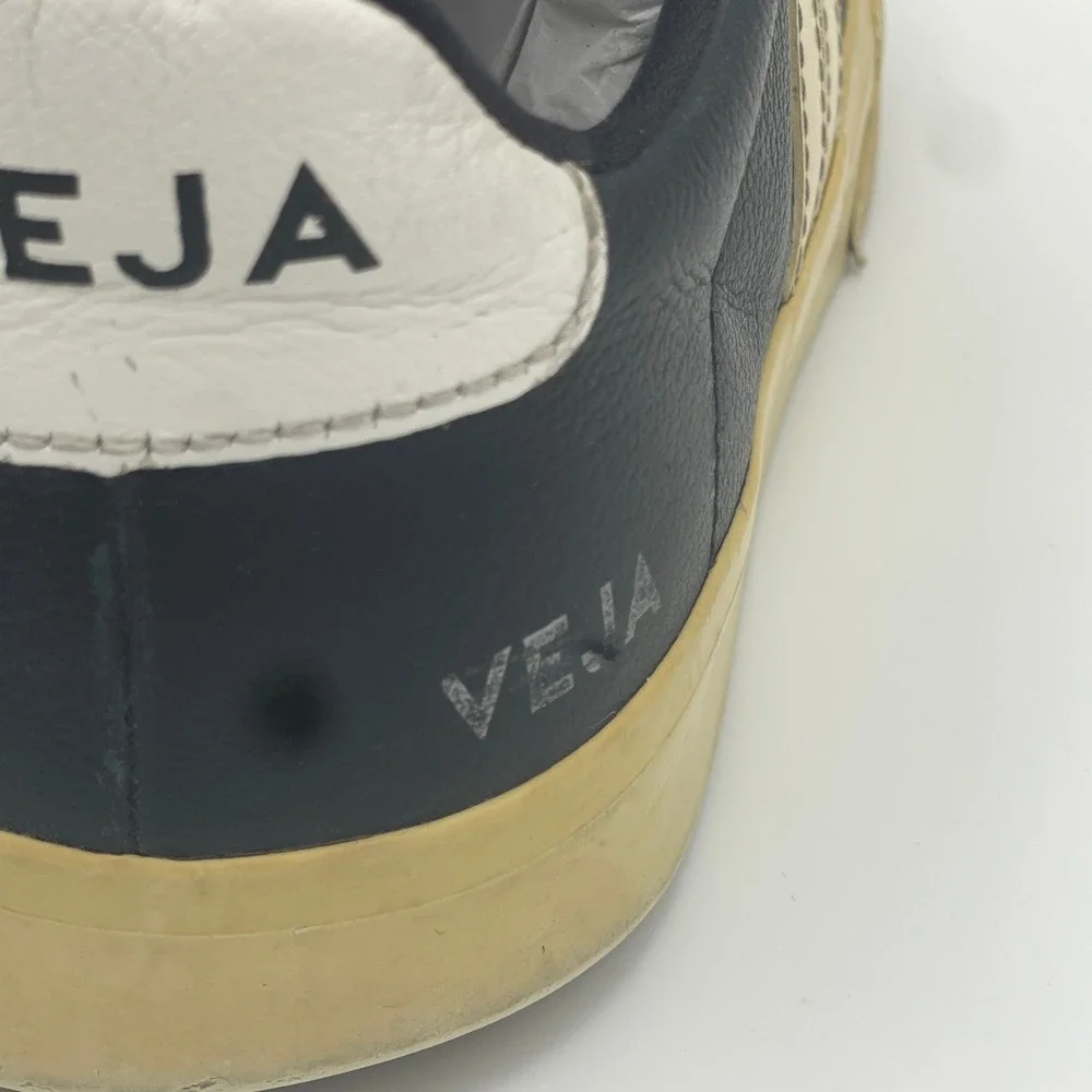 Veja Women 9 Black Leather Campo Sneakers Cream Logo Low Top